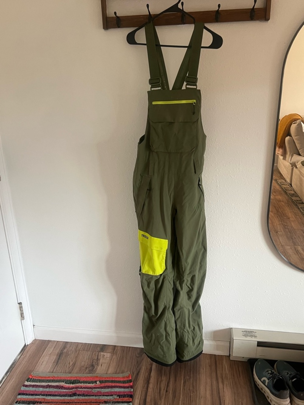 Olive Green Women's Ski Jacket and Bibs - Picture 2 of 6